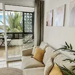 Sunny - Ocean View דירה פאטלוואקה